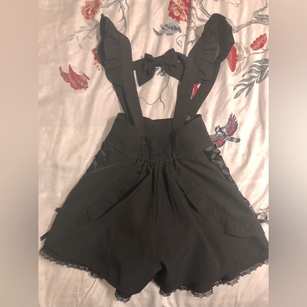 Liz Lisa Suspender-Shorts